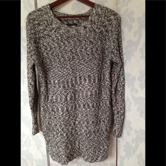 American Eagle Outfitters Sweaters - REDUCED  Black and white American Eagle sweater